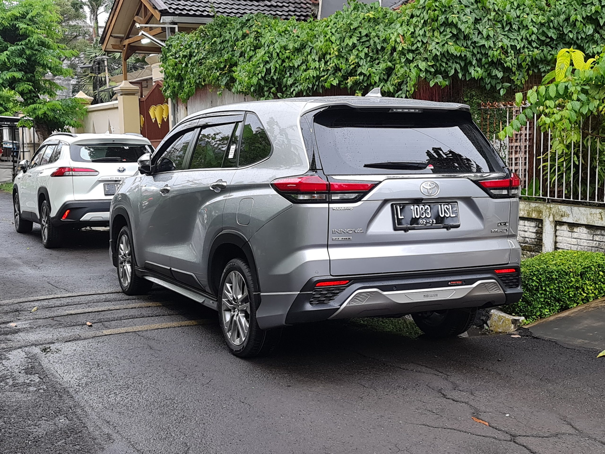 Sewa Innova Zenix Malang